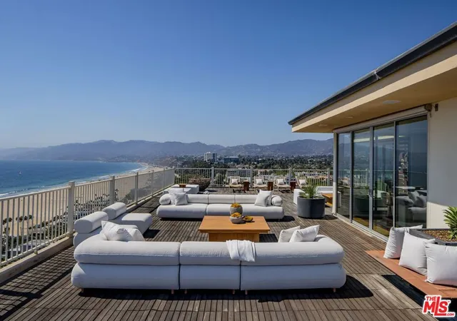 Listing Photo 5 - Condo for sale in building located at 101 California Ave, Santa Monica, CA 90403 - Unit #PH