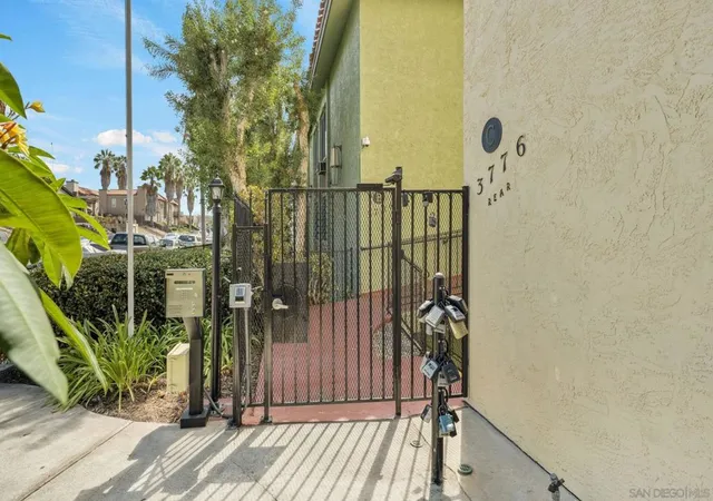 Listing Photo 5 - Condo for sale in building located at 3776 Alabama, San Diego, CA 92104 - Unit #206