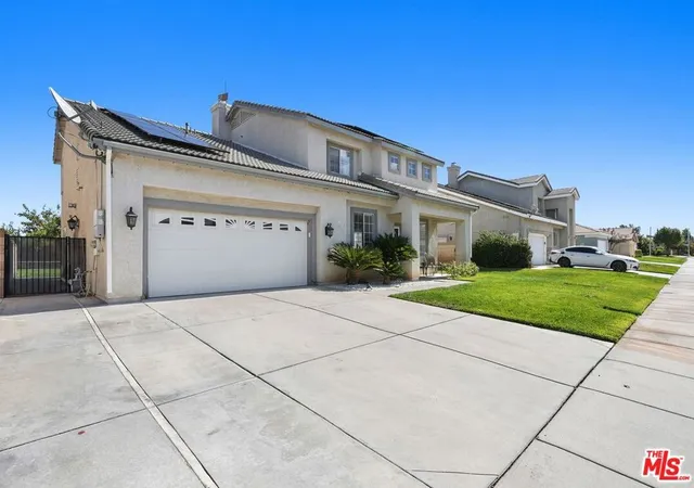 Photo 3 of Single family home for sale at 3843 Vitrina Ln, Palmdale, CA 93551 | MLS# 26986493 | Listing updated on 2026-09-30