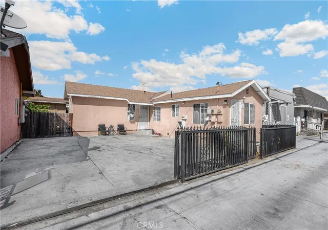Photo 2 of Multi family home for sale at 2031 E Spaulding Way, Long Beach, CA 90804 | MLS# DW26194192 | Listing updated on 2026-09-27