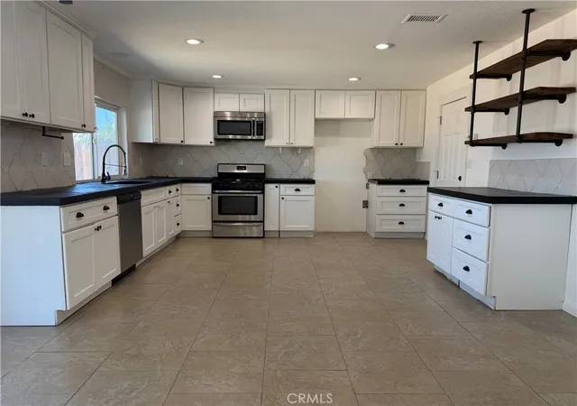 Photo 3 of Single family home for sale at 21360 Sandia, Apple Valley, CA 92308 | MLS# OC26199716 | Listing updated on 2026-09-13