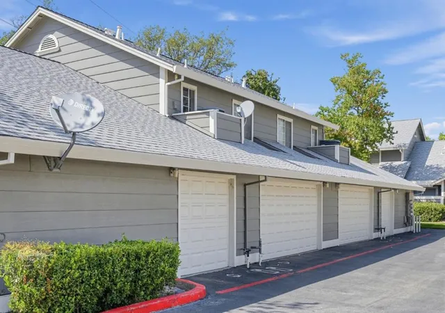 Photo 2 of Sale Pending at 125 Pierpoint Cir, Folsom, CA 95630 | MLS# ML82061020 | Listing updated on 2026-09-25