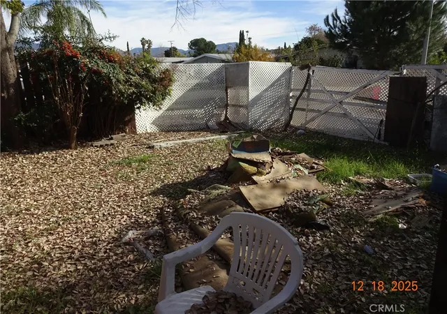 Photo 3 of Sale Pending at 43678 Elliot Ct, Hemet, CA 92544 | MLS# SW26199110 | Listing updated on 2026-09-16