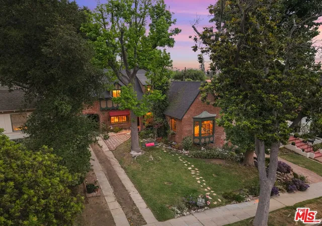 Photo 2 of Single family home for sale at 1242 N Isabel St, Glendale, CA 91207 | MLS# 26984827 | Listing updated on 2026-09-25