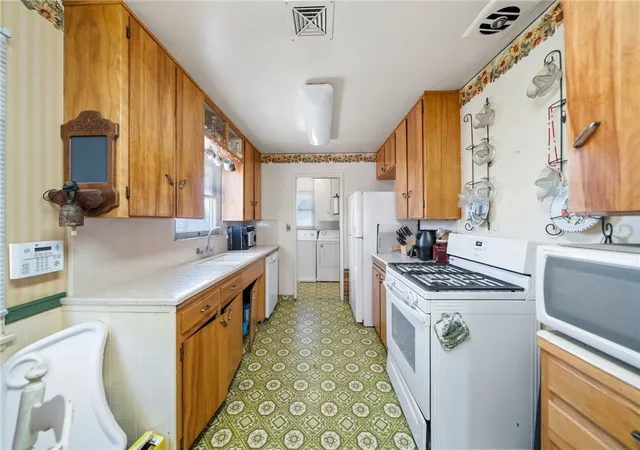 Photo 3 of Sale Pending at 5433 Rochester St, Riverside, CA 92504 | MLS# IV26199374 | Listing updated on 2026-10-06