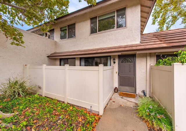 Listing Photo 1 - Condo for sale in building located at 1124 Landsburn Cir, Westlake Village, CA 91361