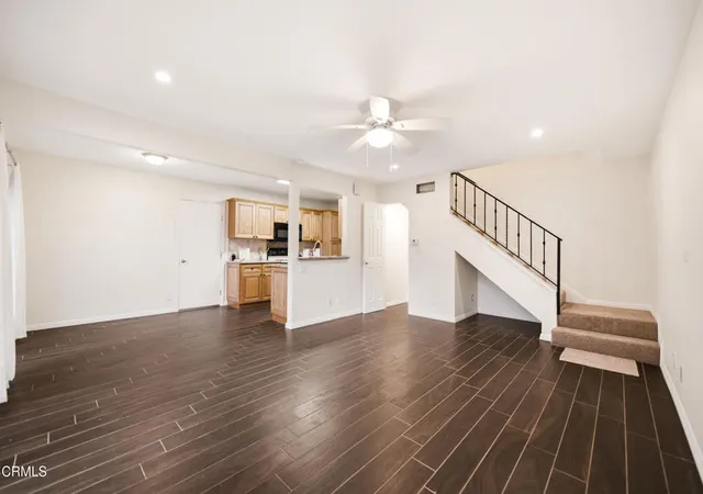 Listing Photo 4 - Condo for sale in building located at 1124 Landsburn Cir, Westlake Village, CA 91361