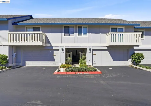 Photo 2 of Townhouse for sale at 1371 Cherrywood Sq, San Jose, CA 95117 | MLS# 41148067 | Listing updated on 2026-09-18