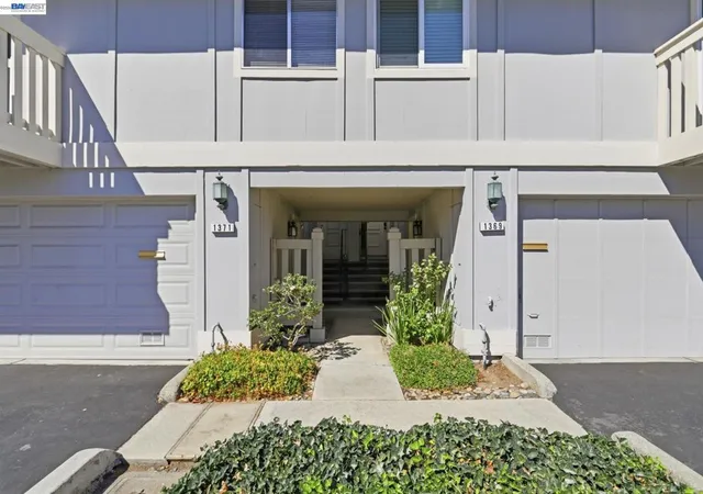Photo 3 of Townhouse for sale at 1371 Cherrywood Sq, San Jose, CA 95117 | MLS# 41148067 | Listing updated on 2026-09-18