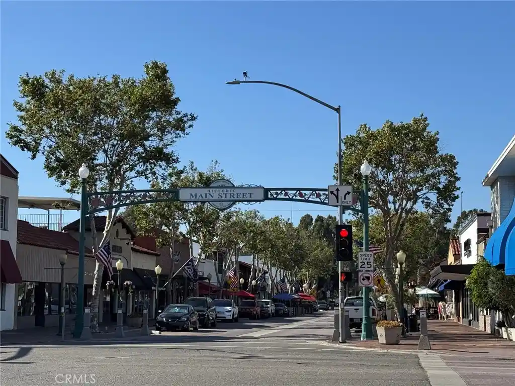 Listing Photo 27 - Condo for sale in 10401 Gdn Grv Blvd located at 10401 Gdn Grv Blvd, Garden Grove, CA 92843 - Unit #21
