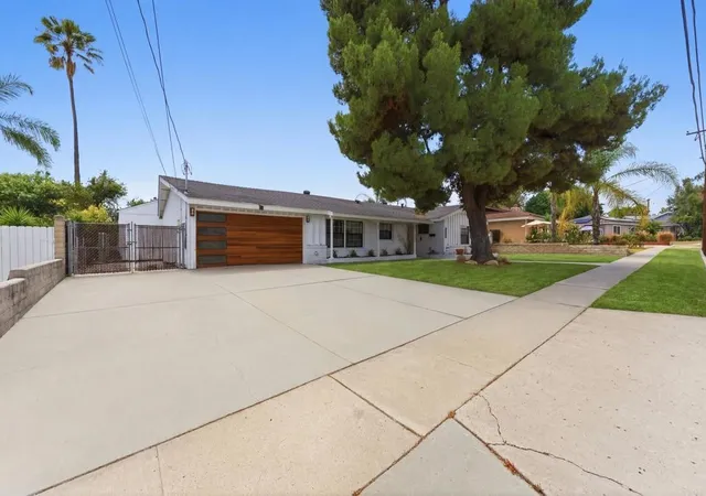 Photo 3 of Single family home for sale at 6200 Veemac Ave, La Mesa, CA 91942 | MLS# PTP2606917 | Listing updated on 2026-09-11