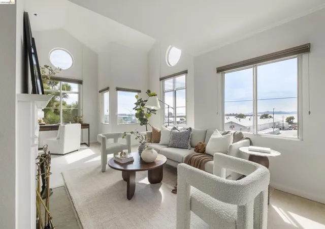 Condo for sale at 535 Pierce St #1300, Albany, CA 94706 | MLS# 41148068