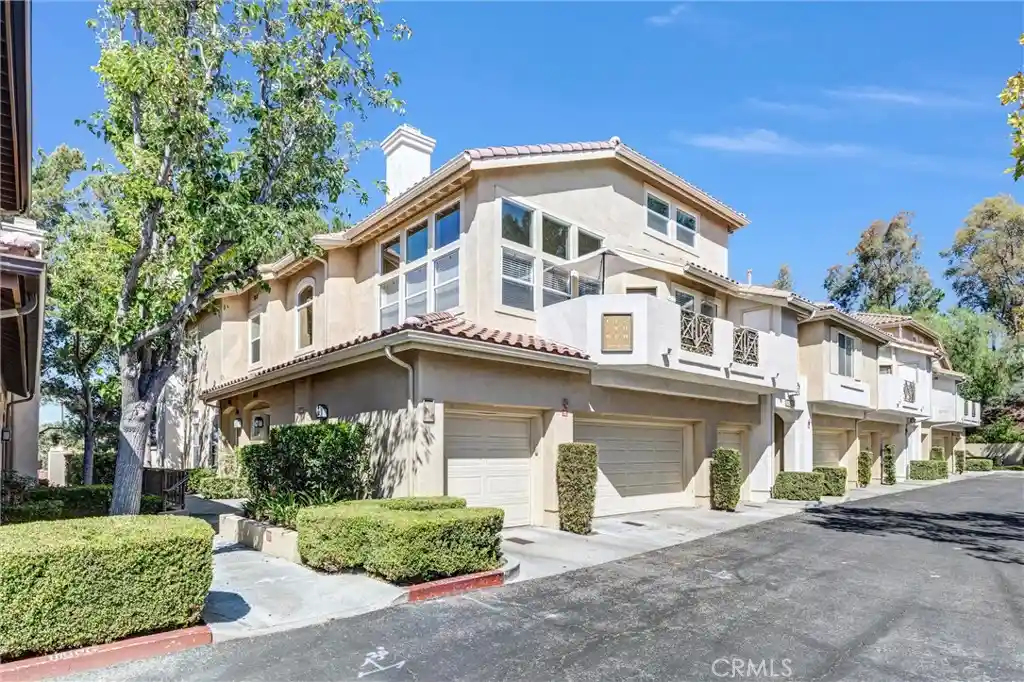Listing Photo 1 - Condo for sale in 17 Camino Del Oro located at 17 Camino Del Oro, Rancho Santa Margarita, CA 92688 - Unit #42