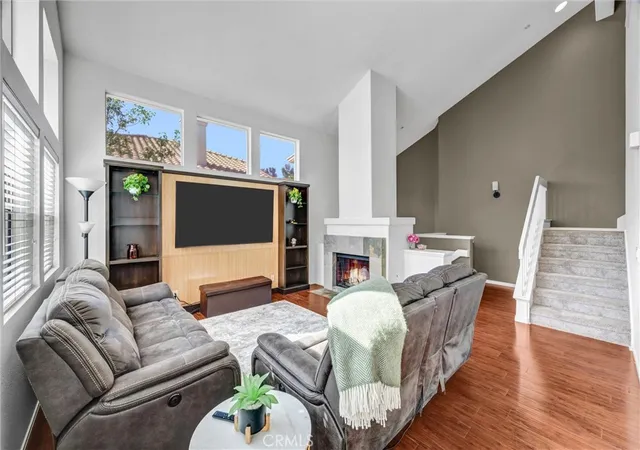 Listing Photo 5 - Condo for sale in building located at 17 Camino Del Oro, Rancho Santa Margarita, CA 92688 - Unit #42