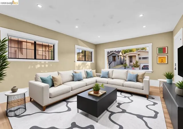 Photo 2 of Single family home for sale at 3275 Hyde, Oakland, CA 94601 | MLS# 41148076 | Listing updated on 2026-10-05