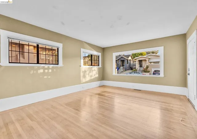 Photo 3 of Single family home for sale at 3275 Hyde, Oakland, CA 94601 | MLS# 41148076 | Listing updated on 2026-10-05