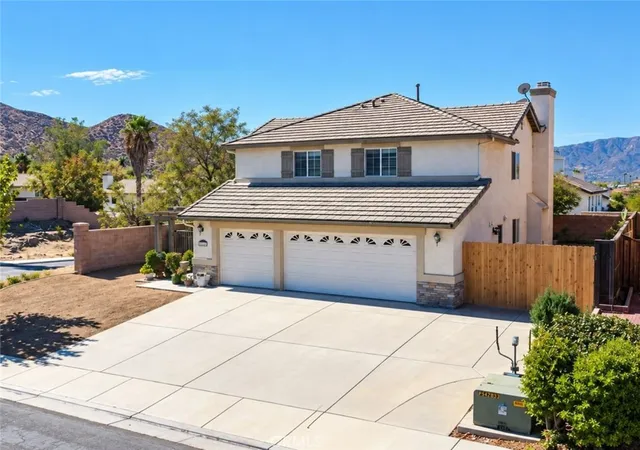 Photo 3 of Single family home for sale at 31685 Cyn Ridge, Lake Elsinore, CA 92532 | MLS# MB26198446 | Listing updated on 2026-10-10