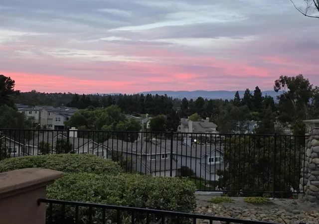Townhouse for sale at 11916 Tivoli Park #8, San Diego, CA 92128 | MLS# 260022376SD