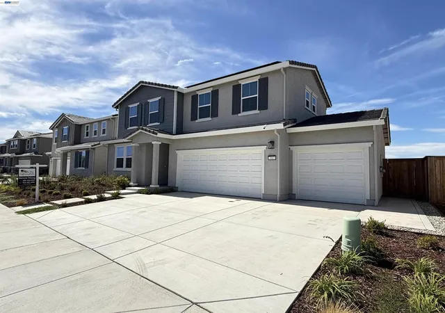 Photo 3 of Single family home for sale at 3065 Blue Opal Cir, Roseville, CA 95747 | MLS# 41148093 | Listing updated on 2026-09-18