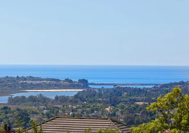 Photo 4 of Single family home for sale at 6811 Vianda Ct, Carlsbad, CA 92009 | MLS# NDP2608574 | Listing updated on 2026-10-06