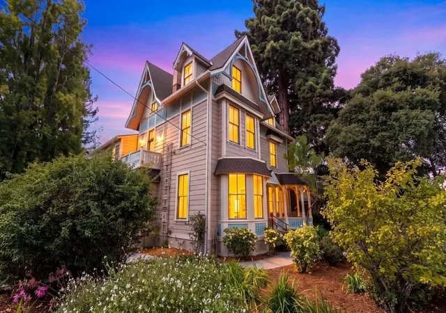 Photo 3 of Sale Pending at 419 Locust St, Santa Cruz, CA 95060 | MLS# ML82054502 | Listing updated on 2026-10-02