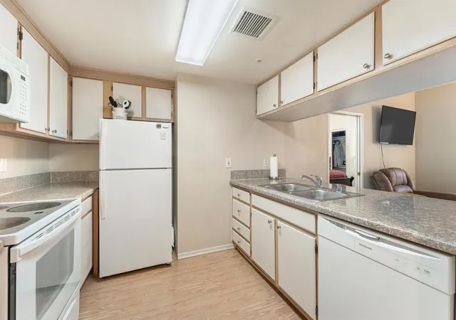 Photo 3 of Condo for sale at 69130 Gerald Frd Dr #41, Cathedral City, CA 92234 | MLS# 219152622DA | Listing updated on 2026-10-03