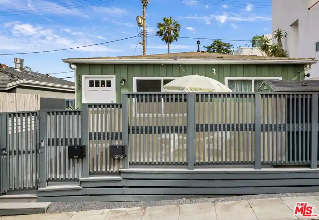 Photo 1 of Multi family home for sale at 122 Thornton Pl, Venice, CA 90291 | MLS# 26646461 | Listing updated on 2026-10-15