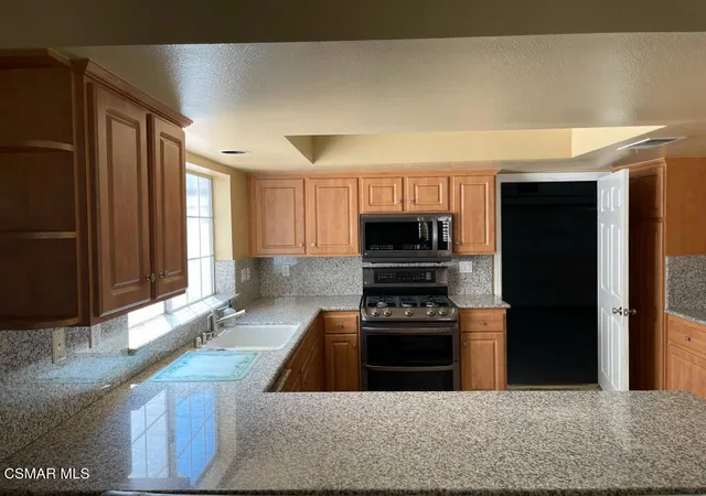 Photo 3 of Townhouse for sale at 18410 Keswick St #5, Reseda, CA 91335 | MLS# 226004367 | Listing updated on 2026-10-01