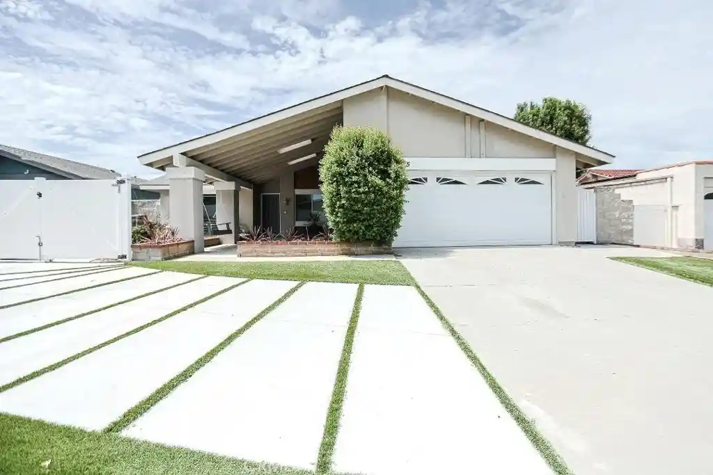 Single family home for sale at 115 S La Paz, Anaheim, CA 92807 | MLS# OC26199289