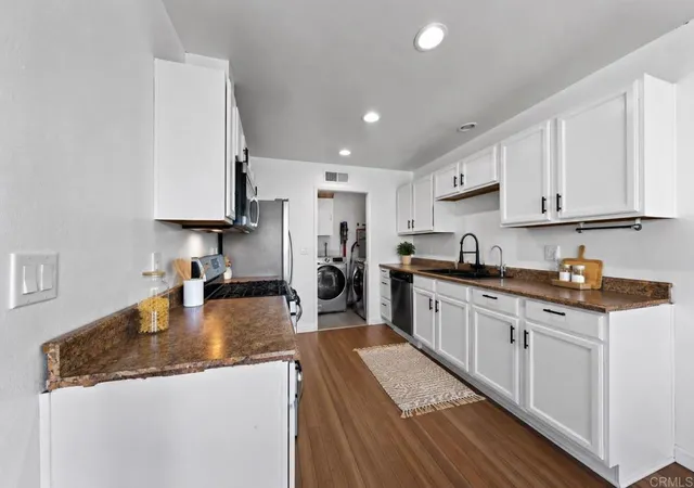 Photo 3 of Sale Pending at 1217 Mariposa Ct, Vista, CA 92084 | MLS# PTP2606924 | Listing updated on 2026-09-24