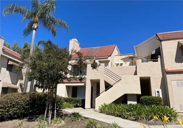 Listing Photo 2 - Condo for sale in building located at 65 Largo St, Laguna Niguel, CA 92677