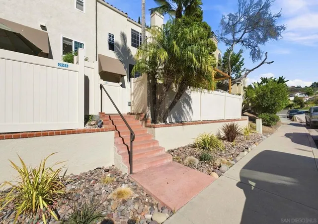 Photo 4 of Townhouse for sale at 2914 Luciernaga St C, Carlsbad, CA 92009 | MLS# 260022407SD | Listing updated on 2026-10-28