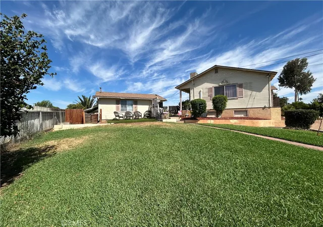 Photo 2 of Sale Pending at 10351 Wells Ave, Riverside, CA 92505 | MLS# IG26199901 | Listing updated on 2026-10-04