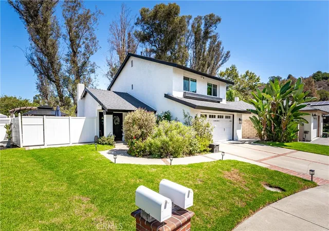 Photo 3 of Single family home for sale at 26965 Parkmont, Lake Forest, CA 92630 | MLS# OC26200200 | Listing updated on 2026-10-10