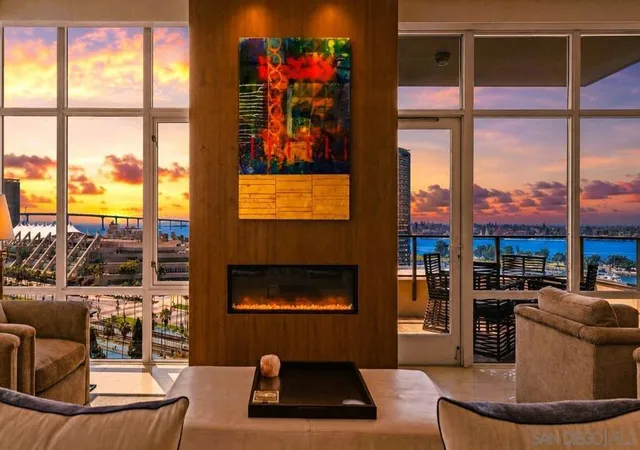 Listing Photo 1 - Condo for sale in building located at 550 Front St, San Diego, CA 92101 - Unit #1101