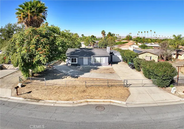 Photo 2 of Single family home for sale at 255 N Yale, Hemet, CA 92544 | MLS# SW26184449 | Listing updated on 2026-10-13