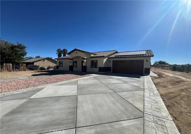Photo 4 of Single family home for sale at 40546 172nd Street E, Lake Los Angeles, CA 93525 | MLS# SR26200295 | Listing updated on 2026-10-04