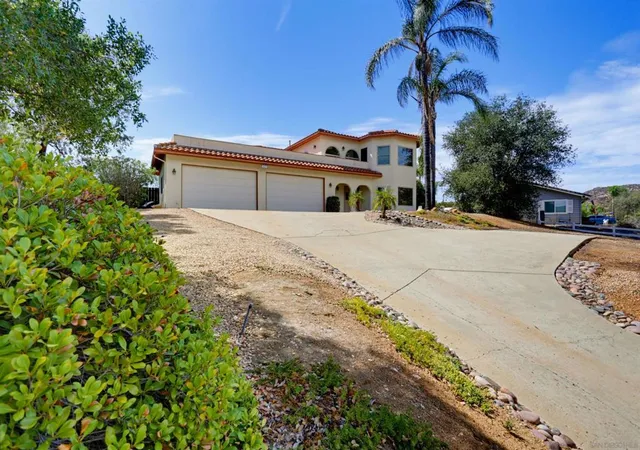 Photo 3 of Single family home for sale at 16819 Daza Dr, Ramona, CA 92065 | MLS# 260022426SD | Listing updated on 2026-10-06