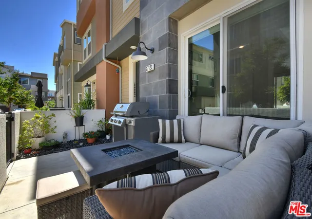 Photo 3 of Condo for sale at 27123 Red Tail Pl, Valencia, CA 91381 | MLS# 26985895 | Listing updated on 2026-09-20