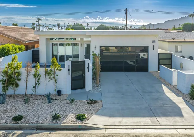 Photo 3 of Single family home for sale at 51304 Avenida Vallejo, La Quinta, CA 92253 | MLS# 219152643DA | Listing updated on 2026-09-30