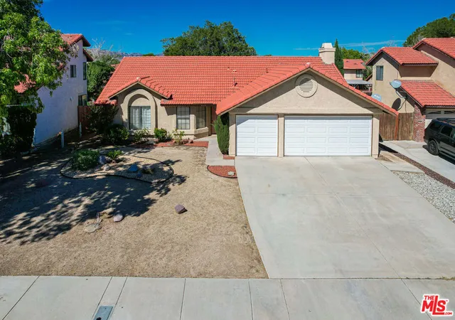 Photo 3 of Sale Pending at 37519 Rose St, Palmdale, CA 93552 | MLS# 26987733 | Listing updated on 2026-10-02