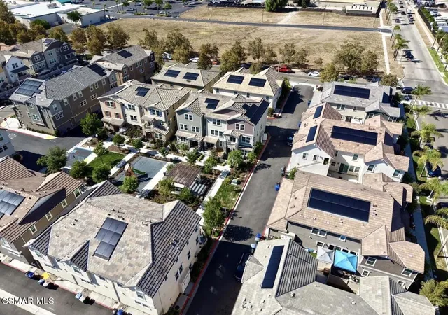 Photo 2 of Townhouse for sale at 519 Coconut Ln, Fillmore, CA 93015 | MLS# 226004377 | Listing updated on 2026-10-02