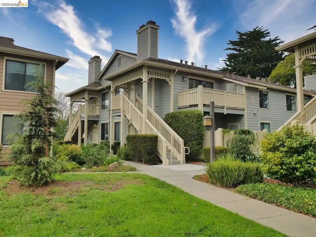 Listing Photo 2 - Condo for sale in 202 Shoreline Ct located at 202 Shoreline Ct, Richmond, CA 94804 - Unit 202 Shoreline Ct