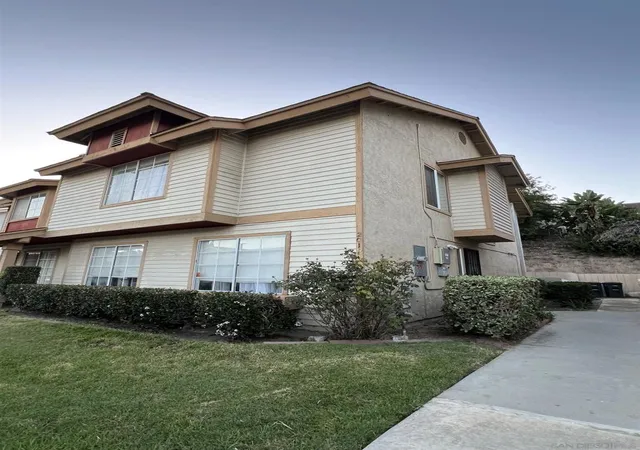 Townhouse for sale at 2019 Manzana Way, San Diego, CA 92139 | MLS# 260022445SD