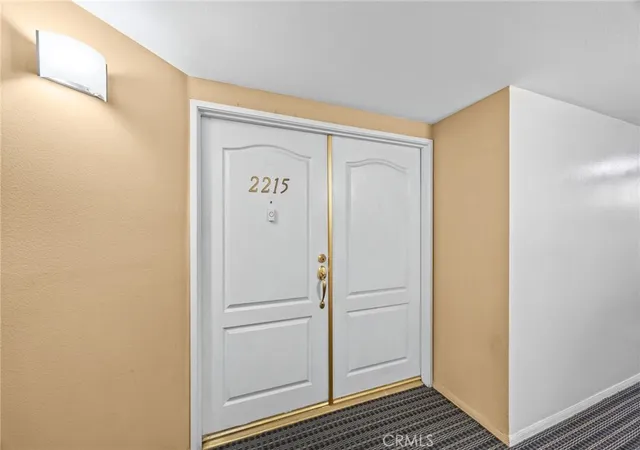 Listing Photo 2 - Condo for sale in building located at 4755 Templeton St, Los Angeles, CA 90032 - Unit #2215