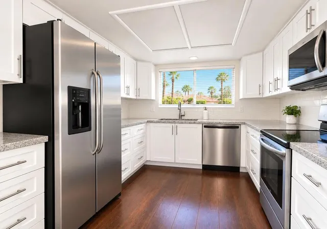 Listing Photo 5 - Condo for sale in building located at 2700 E Mesquite Ave, Palm Springs, CA 92264 - Unit #A2