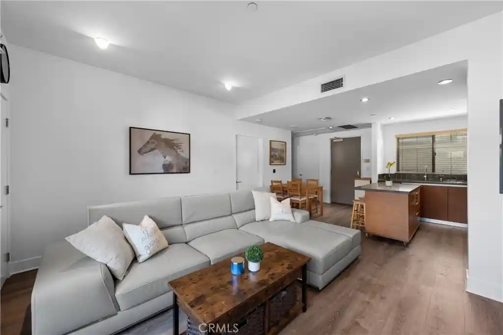 Listing Photo 1 - Condo for sale in 1700 Sawtelle Blvd located at 1700 Sawtelle Blvd, Los Angeles, CA 90025 - Unit #317