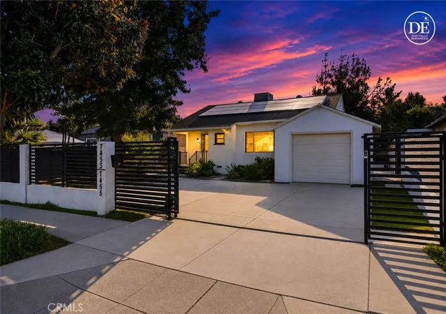 Photo 3 of Single family home for sale at 7453 Blewett Ave, Van Nuys, CA 91406 | MLS# SR26200794 | Listing updated on 2026-10-06