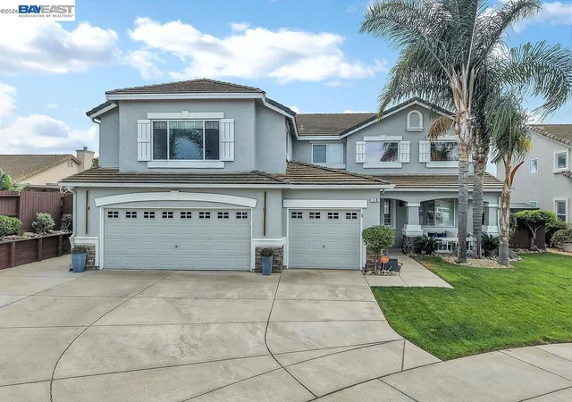 Photo 1 of Single family home for sale at 18 Pinenut Ct, Oakley, CA 94561 | MLS# 41148189 | Listing updated on 2026-10-05