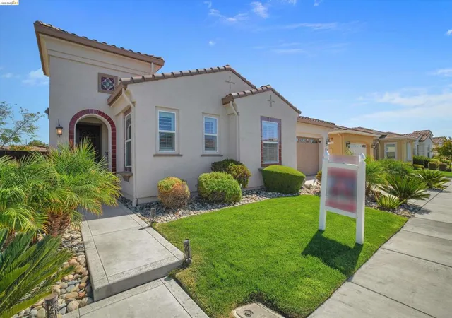 Photo 2 of Single family home for sale at 7364 Bay Harbor Way, Discovery Bay, CA 94505 | MLS# 41148191 | Listing updated on 2026-10-11